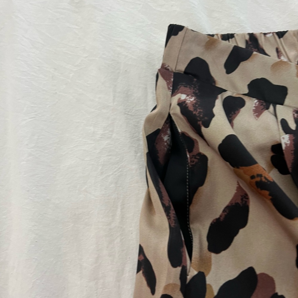 Leopard washable silk pants.sundays by wearesundays.size M. Elastic waistband.